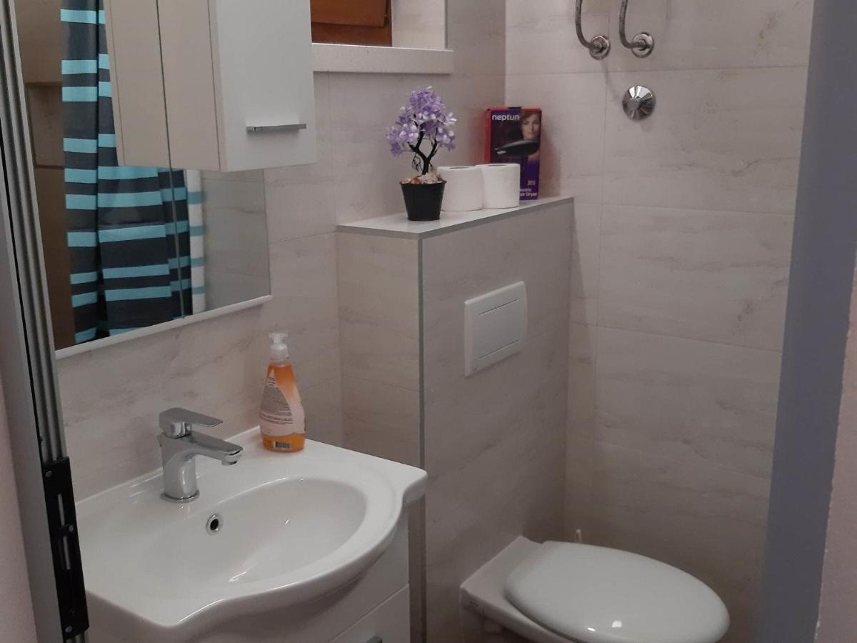 Apartments Franka Саплунара Екстериор снимка
